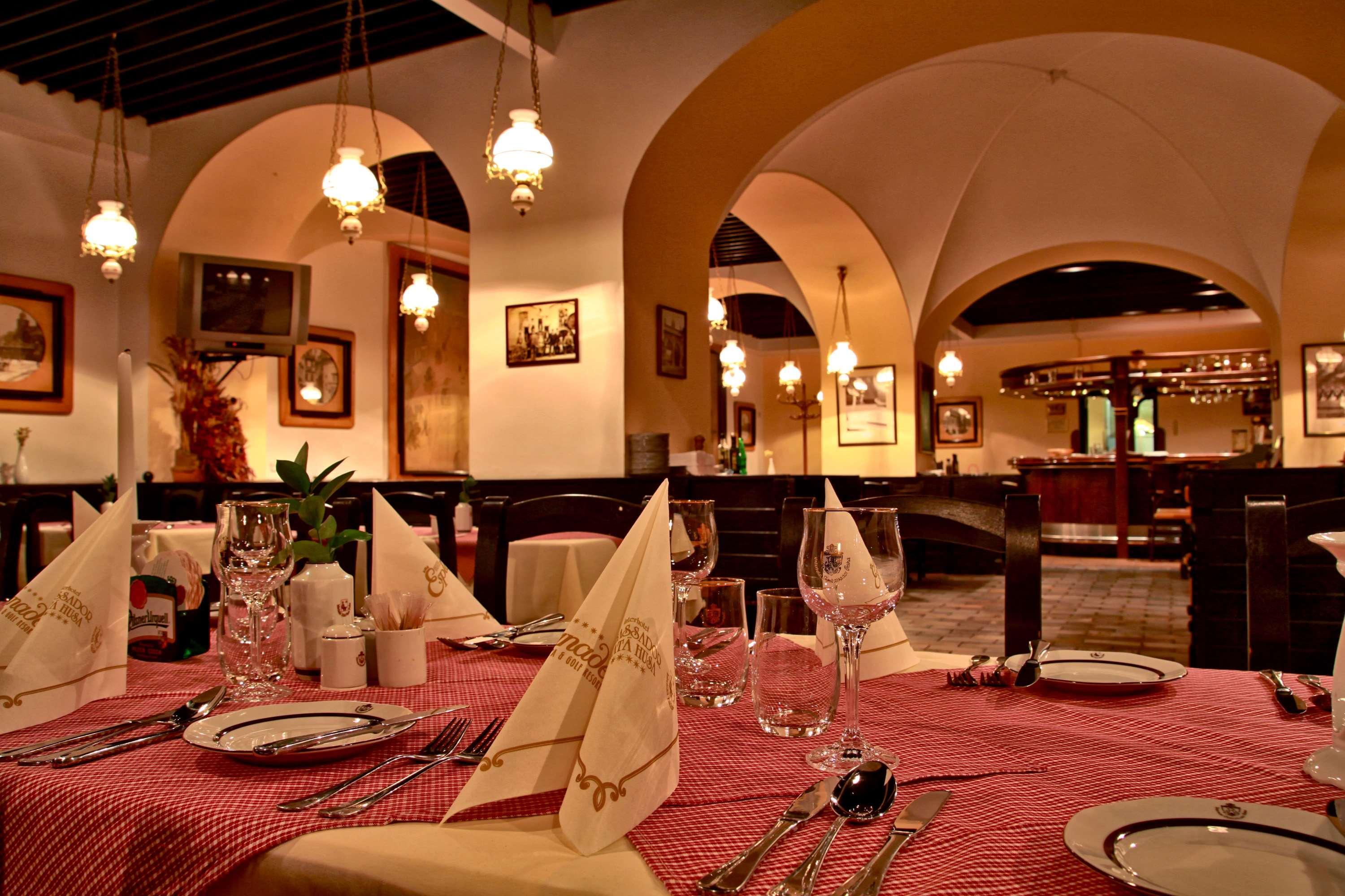 Ambassador Zlata Husa Praha Bagian luar foto Restaurant interior