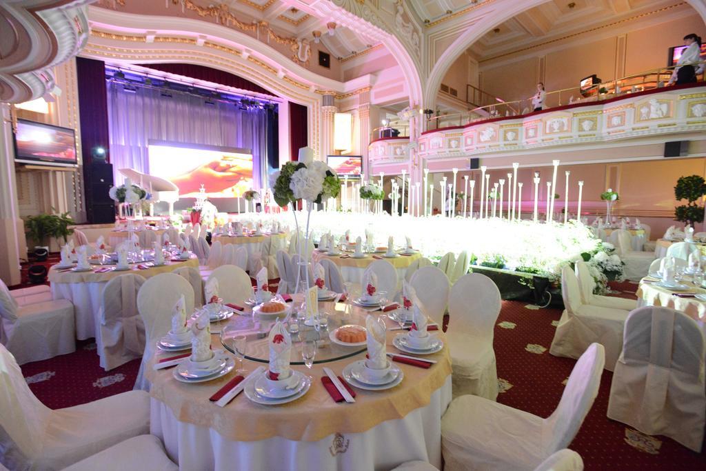 Ambassador Zlata Husa Praha Bagian luar foto The Grand Ballroom