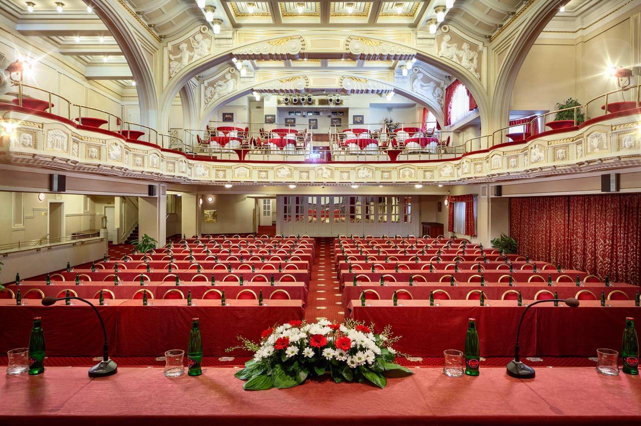 Ambassador Zlata Husa Praha Bagian luar foto The interior of the main conference hall