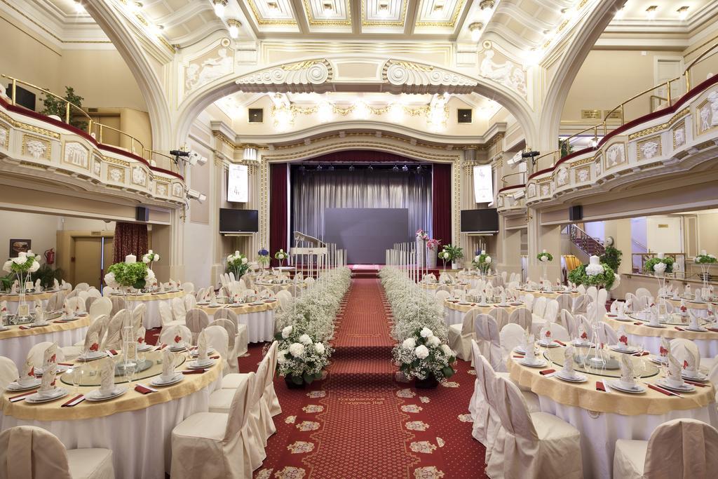 Ambassador Zlata Husa Praha Bagian luar foto The Grand Hall